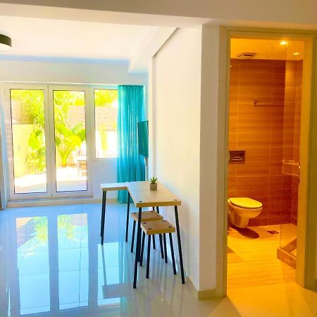 Haris White Apartment Roussospítion Екстериор снимка